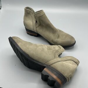 Sorel Women's Size 7 Lolla Cut Out Waterproof Leather Suede Booties Boots